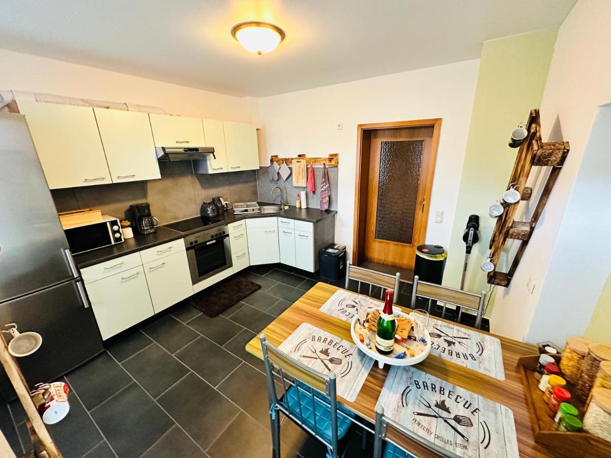 Gemuetliche Wohnung In Gruenhainichen Erzgebirge Grunhainichen エクステリア 写真