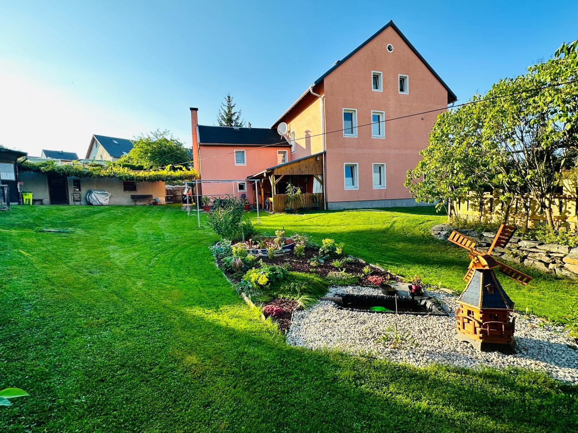 Gemuetliche Wohnung In Gruenhainichen Erzgebirge Grunhainichen エクステリア 写真